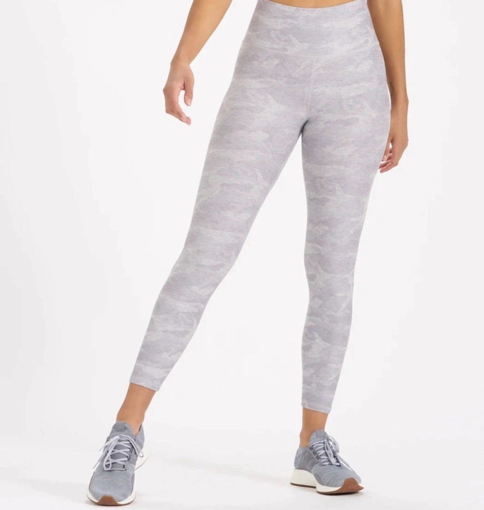 Vuori Clean Elevation Camo Leggings Womens Small High Rise Athletic Yoga SMALL
