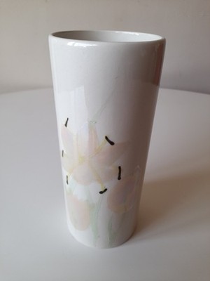 Vase.