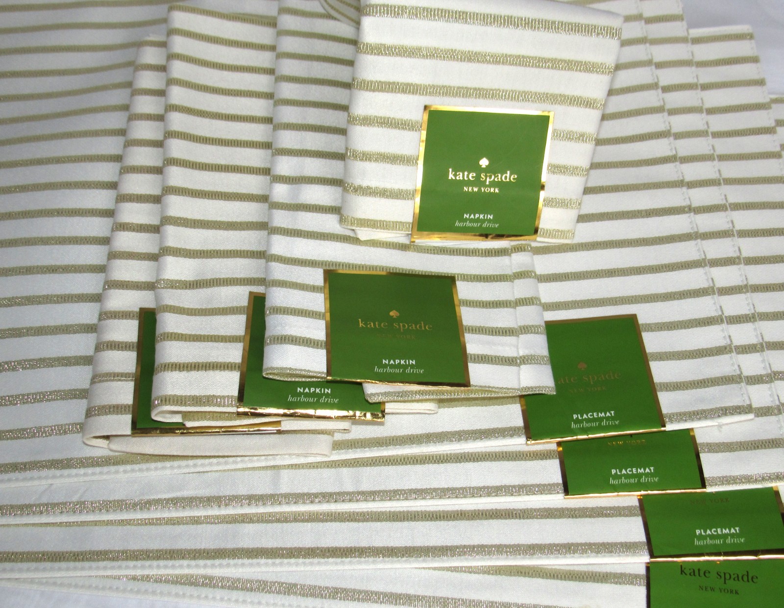 NWT Kate Spade Set 4ea Gold Stripe Harbor Drive Placemats, Napkins, Napkin Rings thumbnail 3