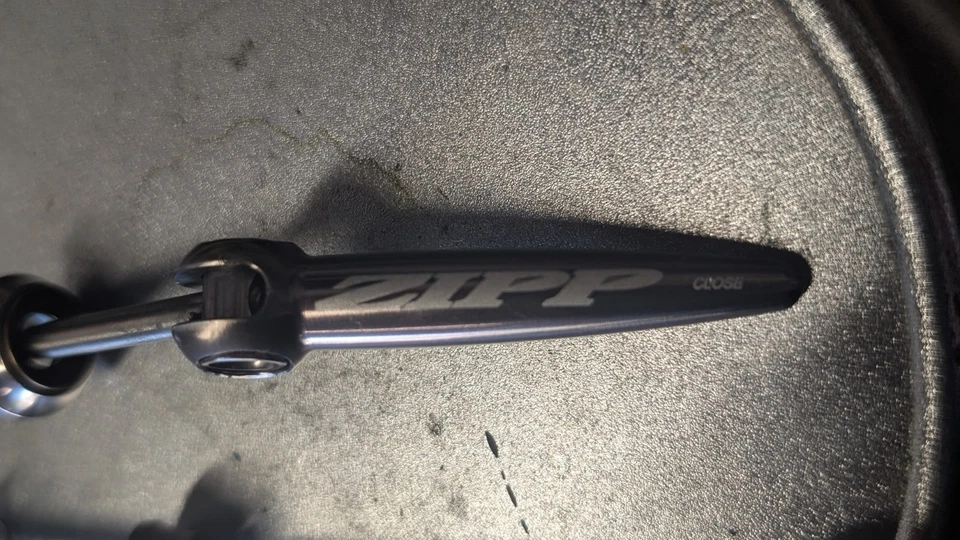 Juego de pinchos QR de liberación rápida de titanio Zipp Ti 49 g - 100 mm/130 mm Foto 4 de 4