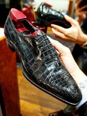 Bespoke Black Alligator Leather Oxfords-Exotic Texture Wholecut Shoes for Men