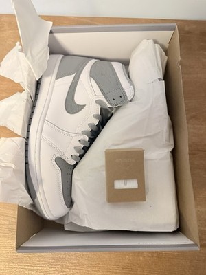 Size 10.5 - Jordan 1 Retro High OG Stealth/white  555088 037