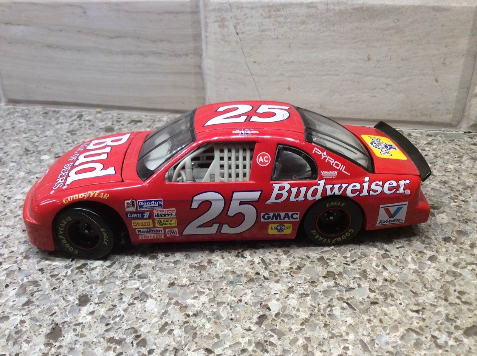 Ken Schrader #25 Bud Racing 1995 Monte Carlo 1:24 Diecast Ken Schrader #25 Bud Racing 1995 Monte Carlo 1:24 Diecast