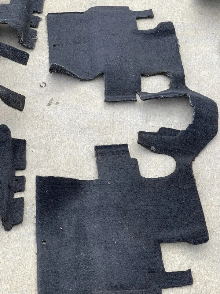 Jeep Wrangler JK 2007-2010 KIT DE ALFOMBRA DE 2 PUERTAS COMPLETO FABRICANTE ORIGINAL NEGRO CC Foto 3 de 4