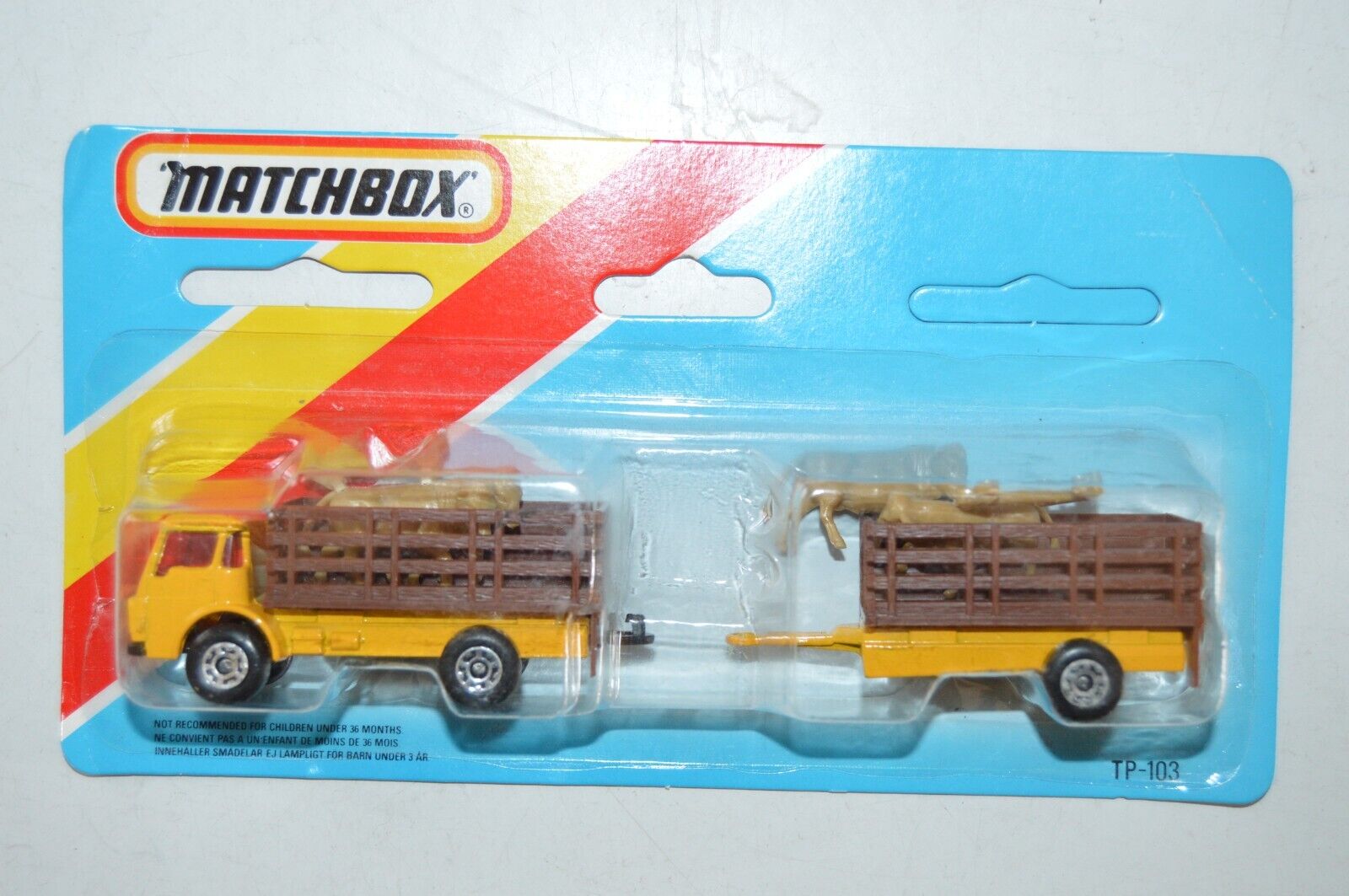Matchbox Superfast Yellow TP-103 Cattle Truck And Trailer Tan cows 1:64 diecast
