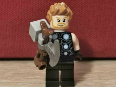 LEGO  MARVEL AVENGERS Thor Minifigur sh502 Set 76102