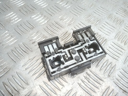 Volkswagen PASSAT B3 1988 Benzin Glühbirnenhalter Heckleuchte 66kW UST96424