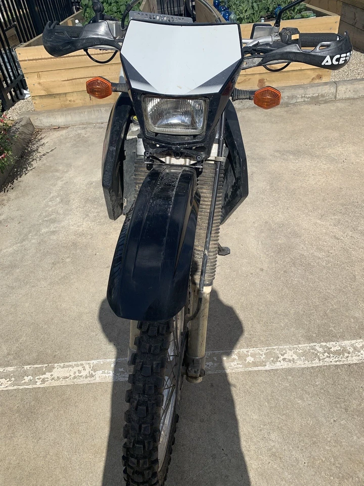 SUZUKI DR650se 2010 FRONT FORKS SUSPENSION  DR 650 Se " WRECKING BIKE " - image 4 of 4