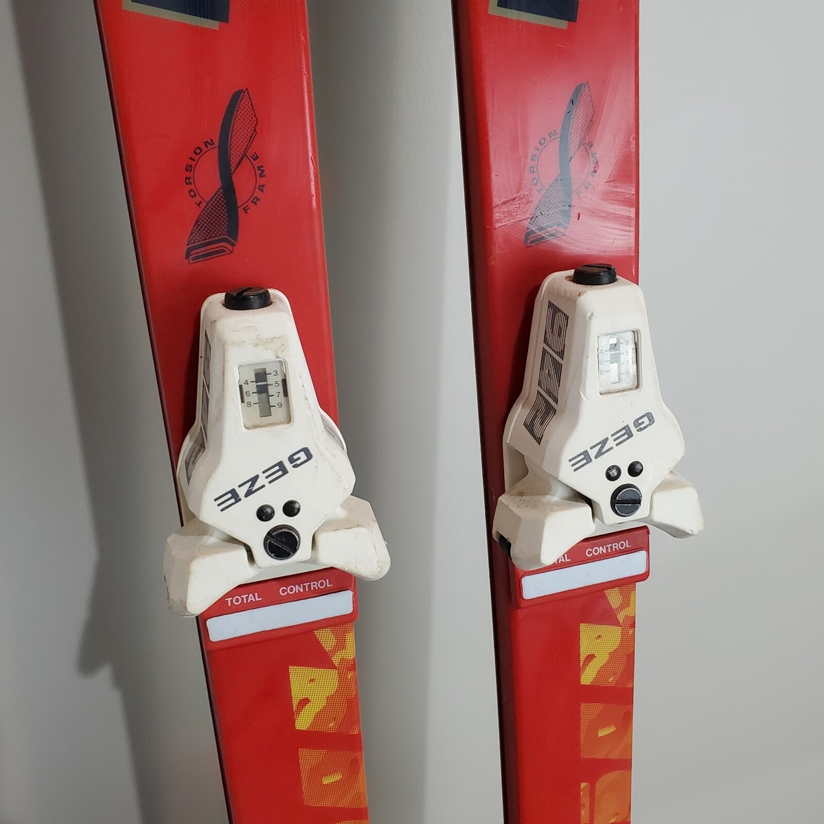 Vintage Slalom P9 Handgefertigte SLC Volkl Germany Skis w Vintage Slalom P9 Handgefertigte SLC Volkl Germany Skis w