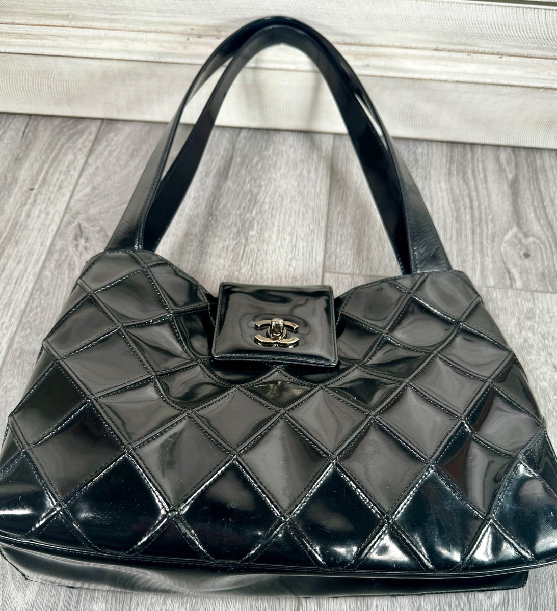 Chanel Vintage CC Lock Flap Shoulder Bag Diamond Quilted