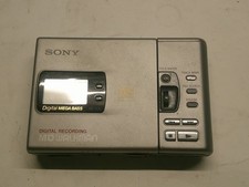 Sony MZ-R30 portable MiniDisc recorder and player