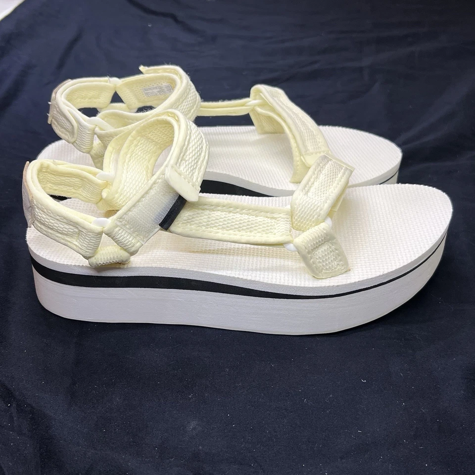 Teva Flatform Universal Mesh Strappy Off White Sandals Women's Size US 9 - Image 4 of 4