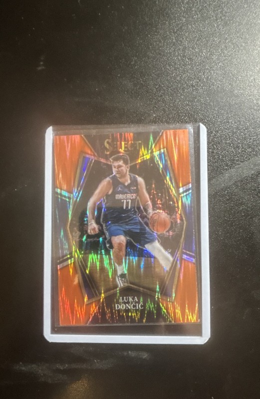 2021-22 Panini Select - Premier Level Luka Dončić #117 Orange Flash Prizm