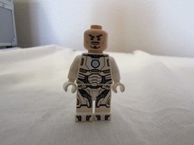 Lego Marvel Space Iron Man White Suit Minifigure Set #76049 (READ DESCRIPTION)