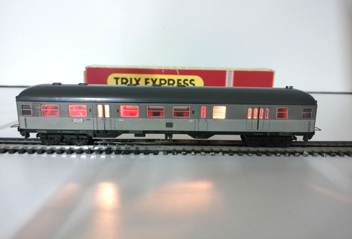 Trix Express H0 Personenwagen 2.Klasse 96501 - DB - Licht - in EVP # 8004 | Zustand: Gebraucht