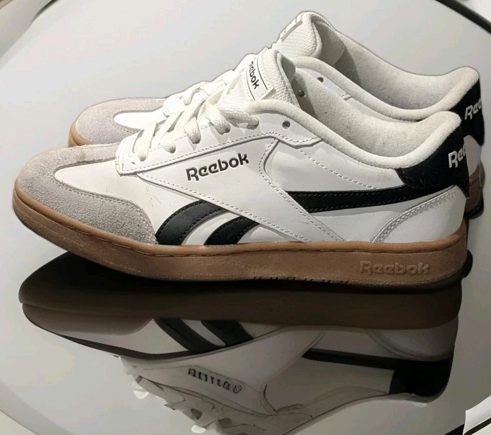 Reebok classic leather lifestyle sneakers Womens Size 8.5 Blue Suede shoes - Image 3 of 4