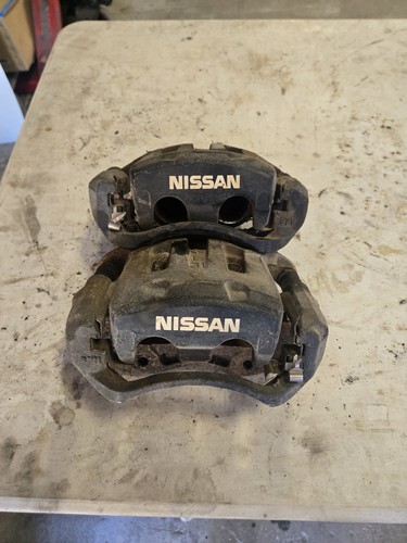 NISSAN C34 STAGEA FRONT BRAKE CALIPER PAIR - NISSAN LOGO - Picture 5 of 9
