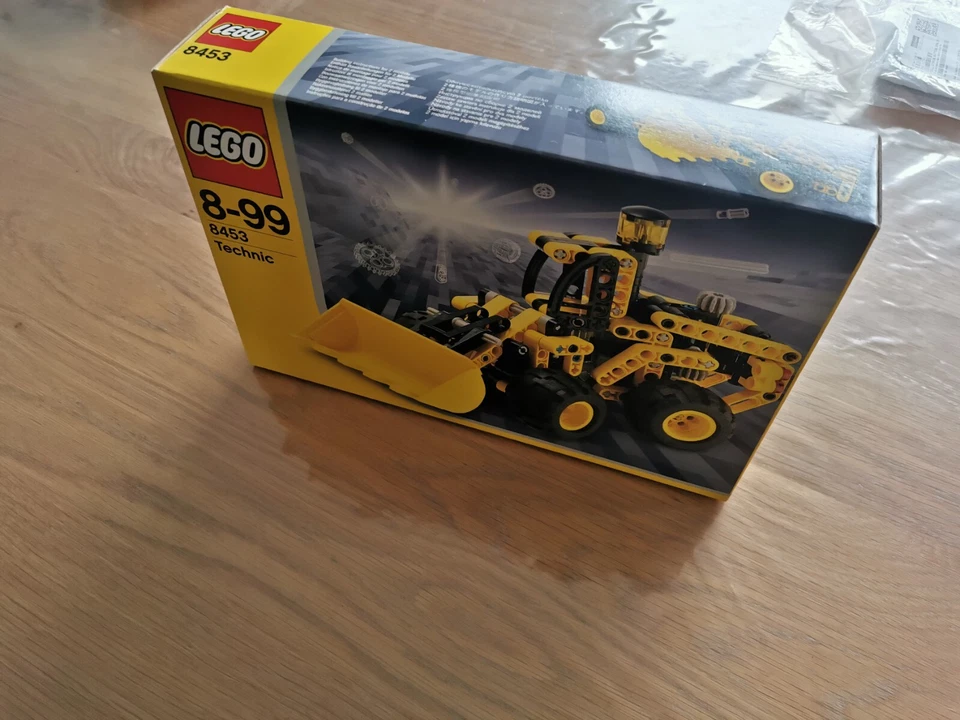 LEGO Technic 8453 Front End Loader, photo 1 sur 3