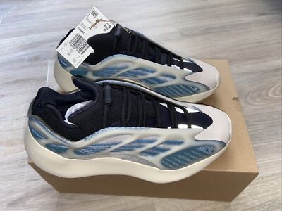 Yeezy 700 Kyanite size 7 DS