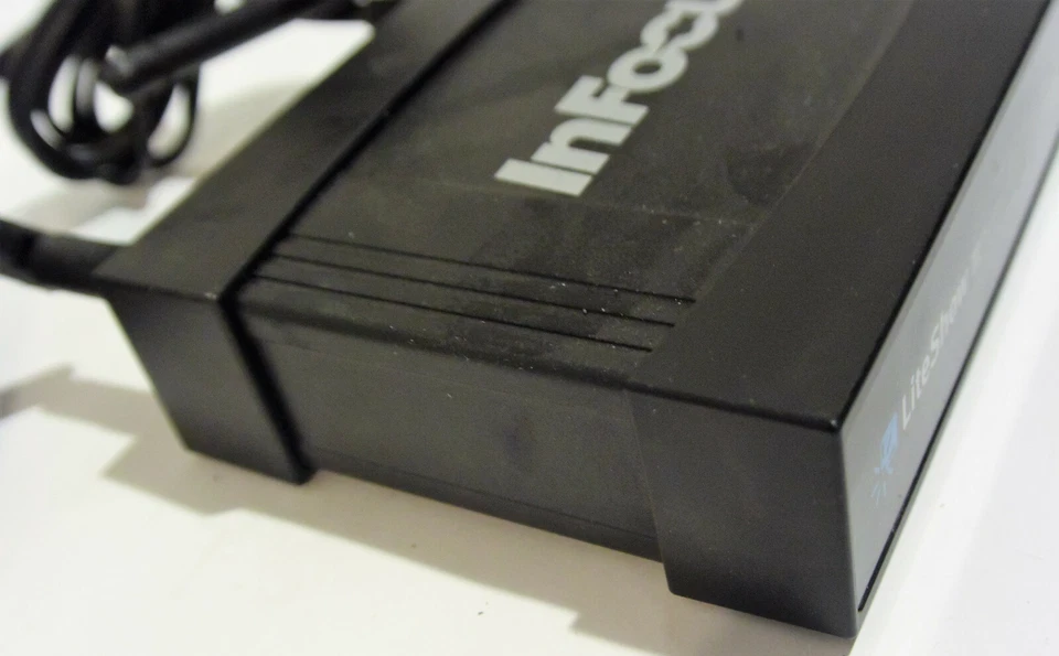 InFocus LiteShow III 3 Wireless Wifi Projection System for any VGA Projector - Image 3 of 4