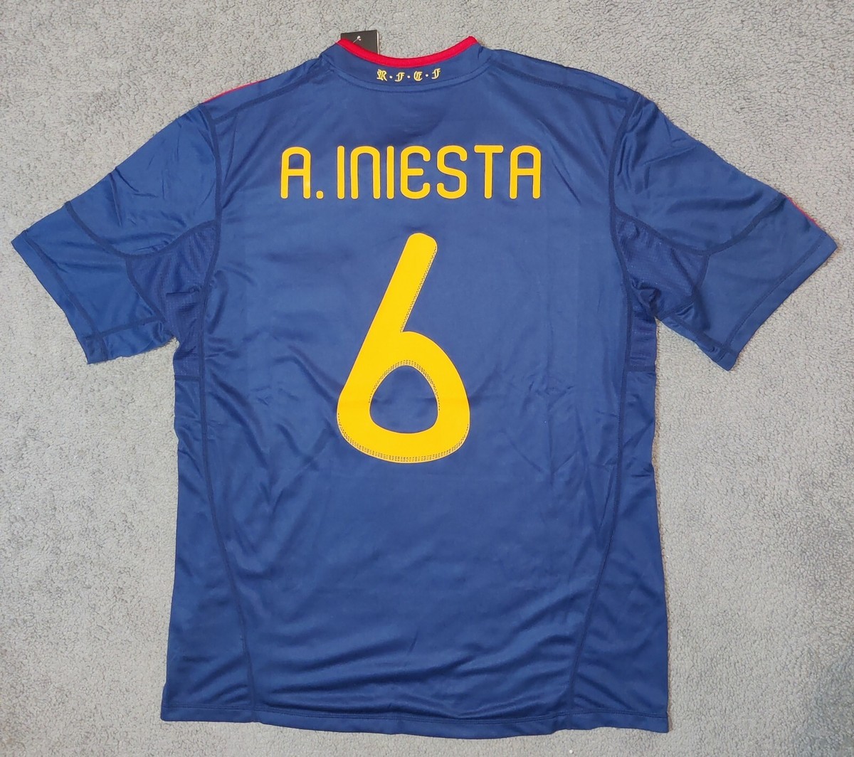 A. INIESTA スペイン代表 ジャージ 6 Adidas Mens Spain National Team Andres Iniesta #6 Soccer
