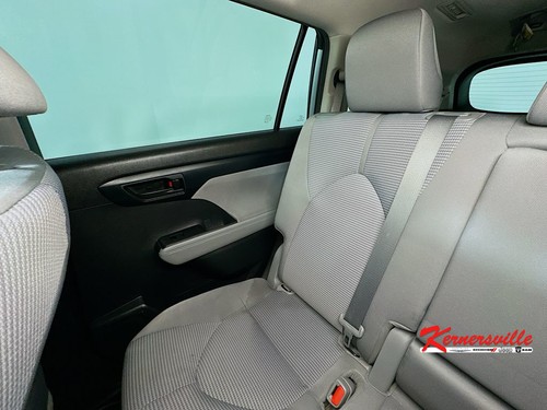 2021 Toyota Highlander LE - Picture 12 of 24