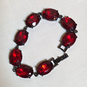 Red Oval Crystal Tennis Link Bracelet Silver Tone Prong Set Box Clasp