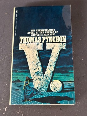 V. Thomas Pynchon Book, Paperback - Good