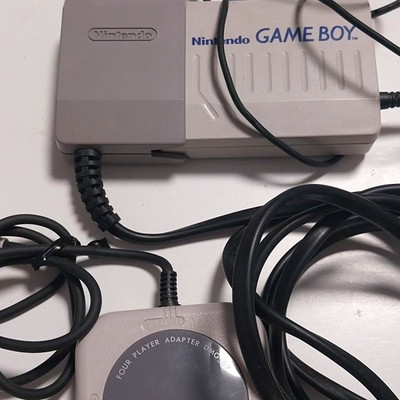 Nintendo Game Boy Four Player Adaptor DMG-07 verkabelt grau für Konsole