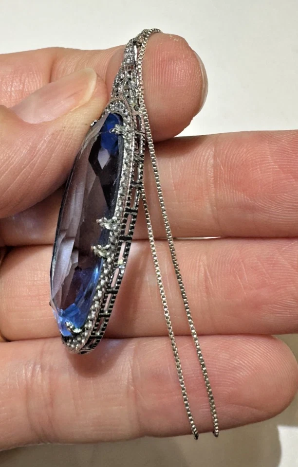 Edwardian 镀铑蓝色多面黄玉水晶金银 18 英寸项链 — 第 2/4 张图片