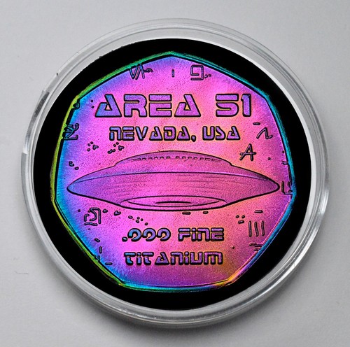 Moneda/artefacto alienígena Area 51 FINO TITANIO .999 en cápsula. Iridiscente/Espacio/OVNI - Imagen 8 de 15