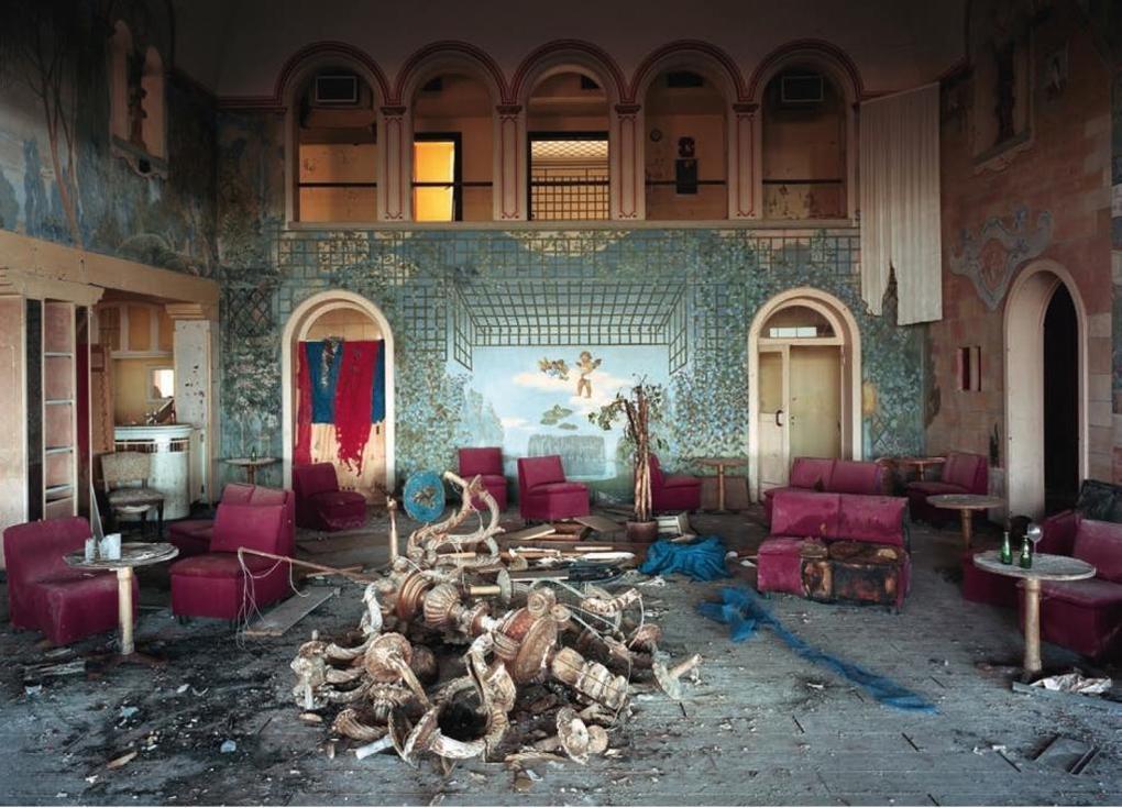 Thumbnail - Abandoned Places | Henk Van Rensbergen | Englisch