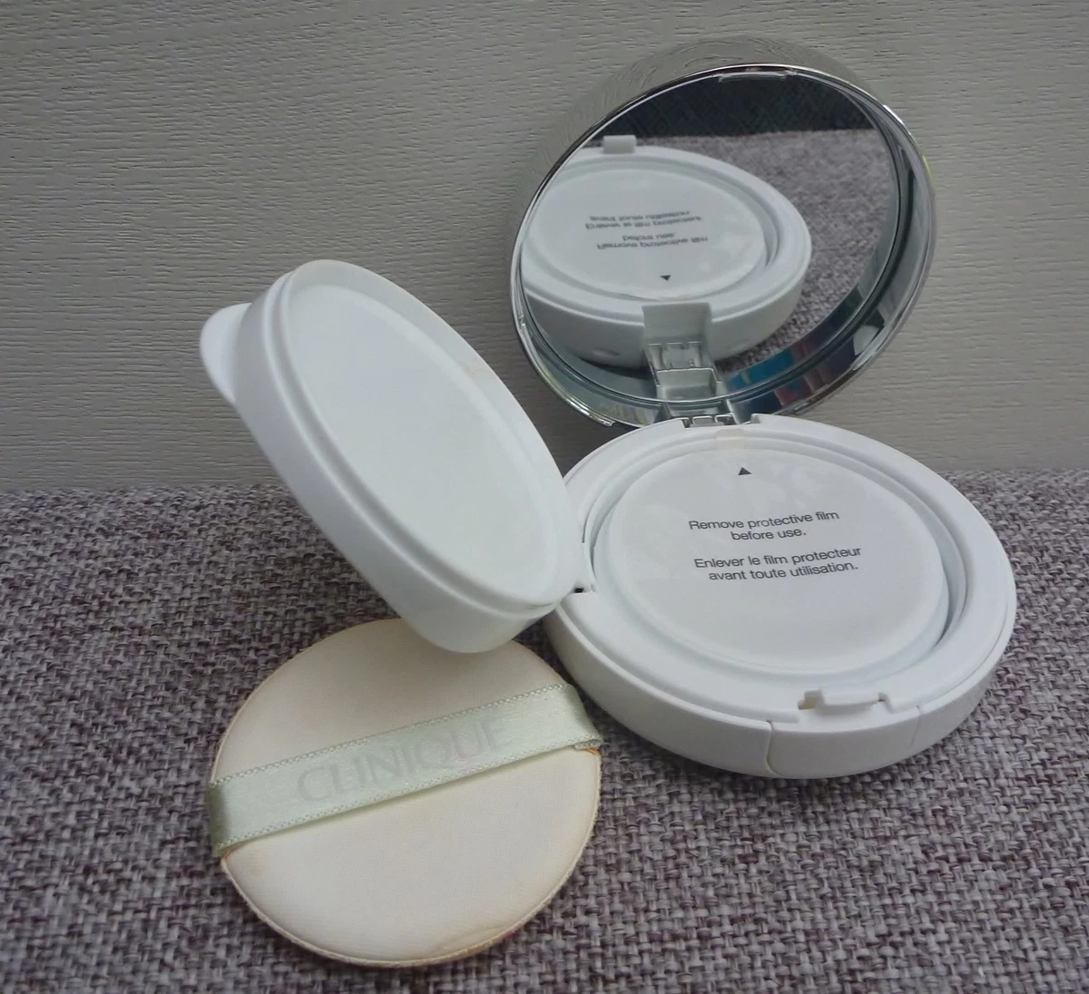 CLINIQUE Super City Block BB Cushion Compact SPF 50 04 Deep