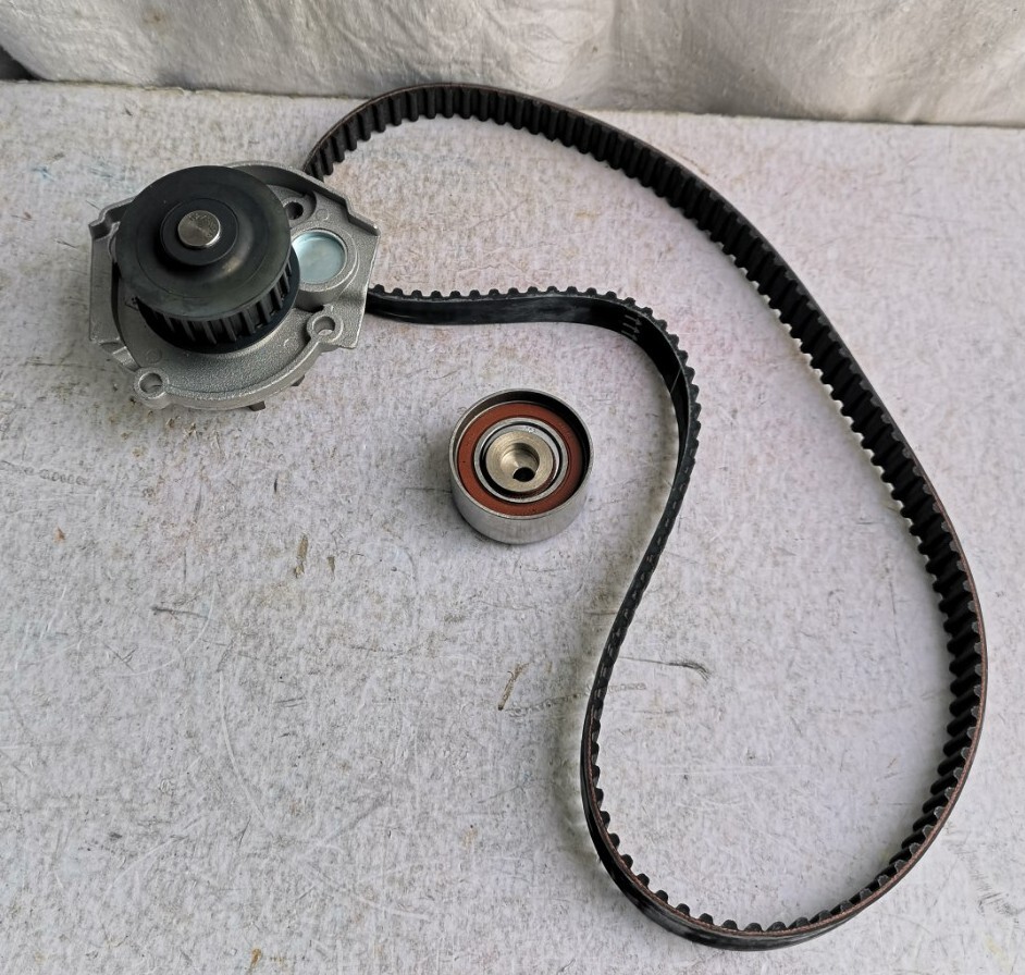 Distributieriem set waterpomp Fiat 500 312 aan een voordelige prijs in originele kwaliteit Distributieriem set waterpomp Fiat 500 312 aan een voordelige prijs in originele kwaliteit