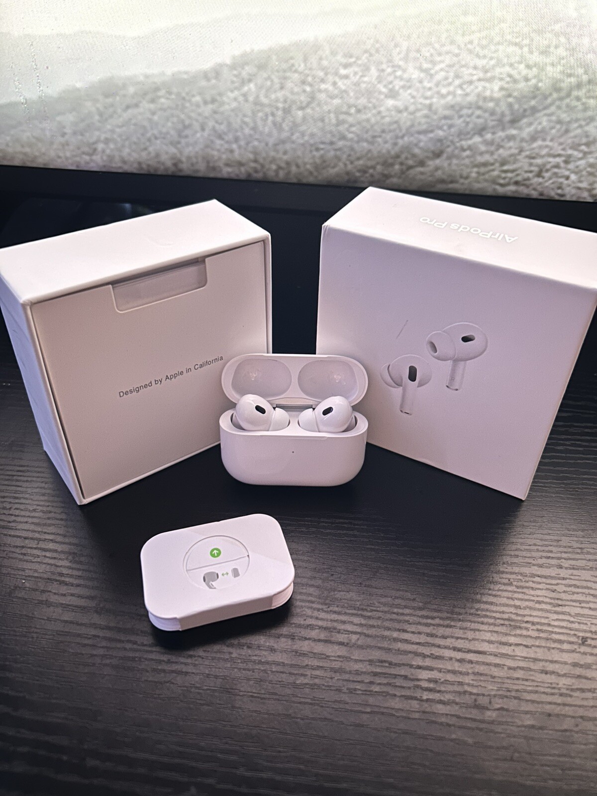 AirPods Pro 2nd Generation with MagSafe Wireless Charging Case-image