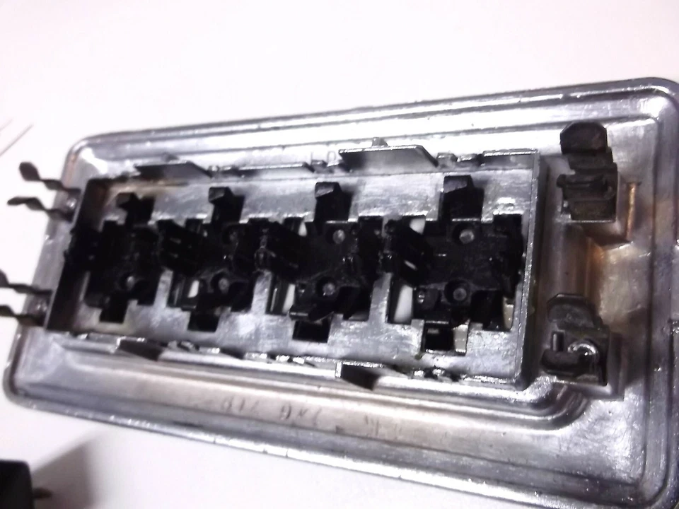 Interruptor de ventana eléctrica de servicio de reconstrucción 1969 1970 1971 1972 Dodge Coronet Charger 69 Foto 4 de 4