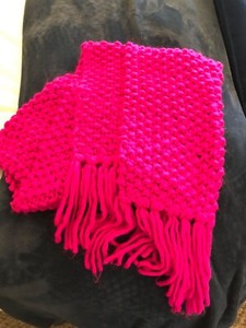 Express chunky knit fuchsia pink scarf