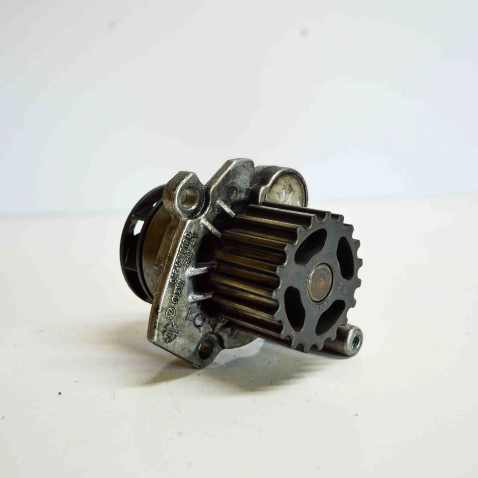 Pompa acqua VW GOLF V Variant 1K5 045121019D 1.9 Diesel 77kw 2007 11198043 - Immagine 2 di 4