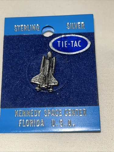 Nuovissima spilla NASA in peltro tono argento Space Shuttle Kennedy Space Center Florida - Foto 6 di 24