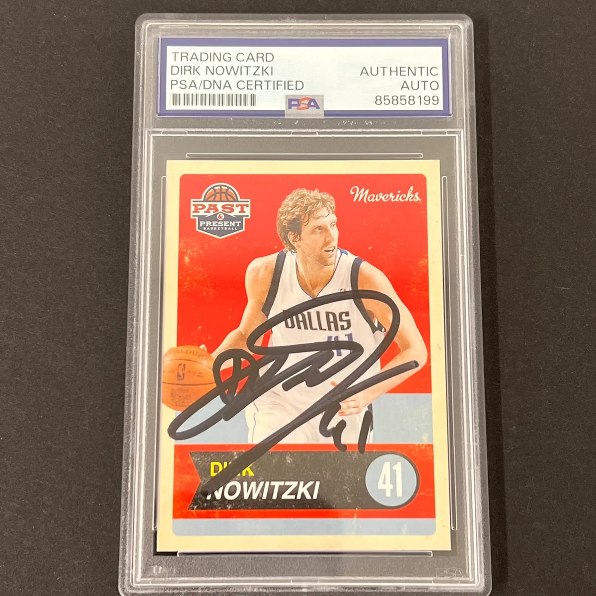 Panini Dirk Nowitzki Basketball Autographed Sports Trading Cards