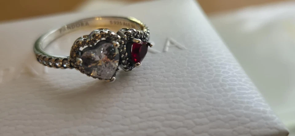 Pandora Halo Hearts Ring Clear & Red Stones Sterling Silver Size 7 (54) - Image 4 of 4