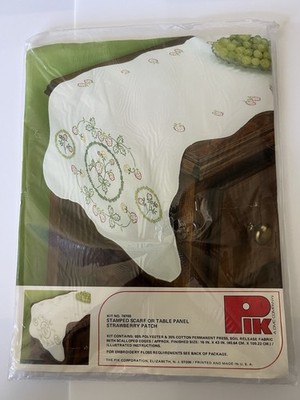 DMC PIK KIT NO. 78700 STAMPED SCARF OR TABLE PANEL STRAWBERRY PATCH New