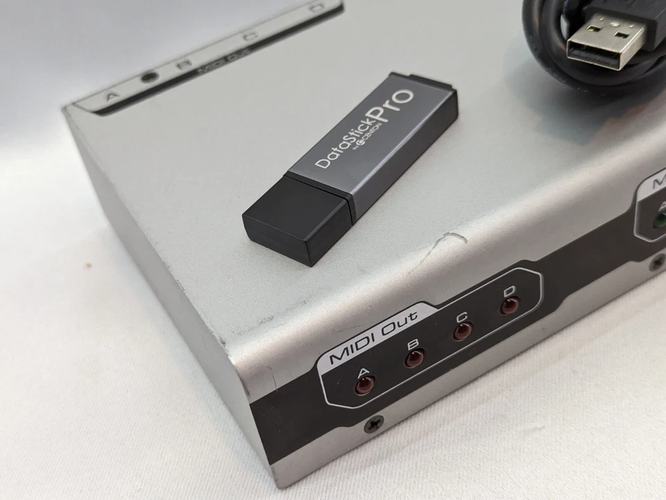 🔥Works🔥 M-Audio - USB Midisport 4x4 Console, Silver Bundle - Image 3 of 4