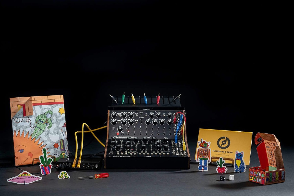 鍵盤楽器 Moog Sound Studio Semi Modular Bundle Moog Sound Studio Semi Modular Bundle - Mother 32 and DFAM