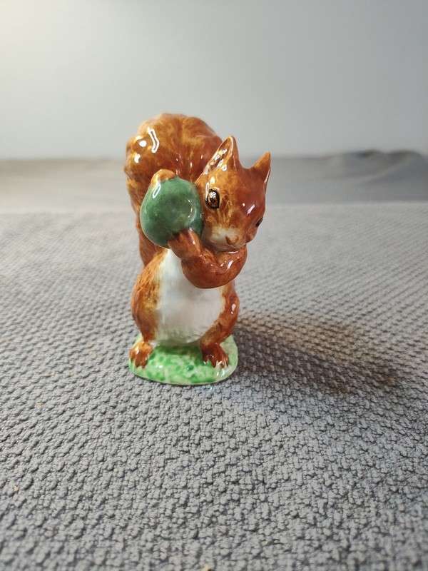 Beatrix Potter Figurine: Squirrel Nutkin. F. Wayne & Co 1948. Beswick, England