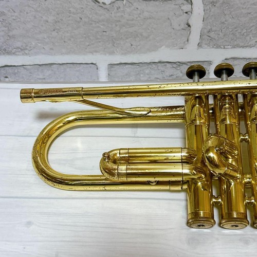 Yamaha YTR-233 Trumpet with Mouthpiece Brass Musical Instrument Used - Picture 6 of 10
