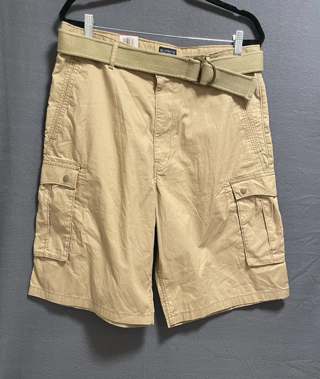 NWT Levi’s Men’s Size 34 Tan Cargo Hiking Shorts With Snap Pockets And Belt