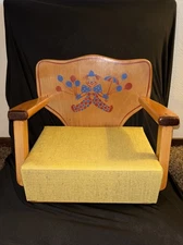 Vintage Booster Seat With Picture Of A Clown In Good Condition