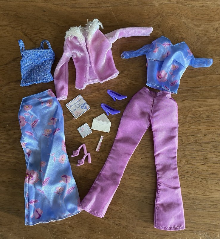 Mattel BARBIE 27849 FASHION OVERTIME Mix and Match-Purples W/ Shoes 2000