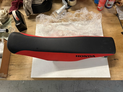 GENUINE HONDA PARTS SEAT CR125R CR250R 2004-2006 CRF250X 2004-2006 77100-KSC-010